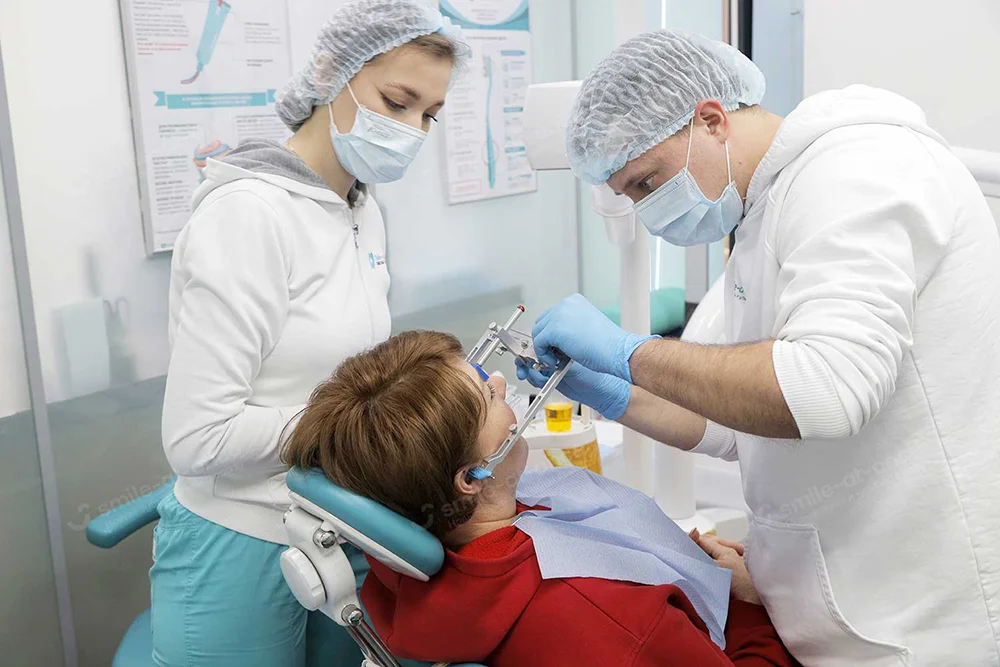 Как происходит снятие слепка зубного протеза